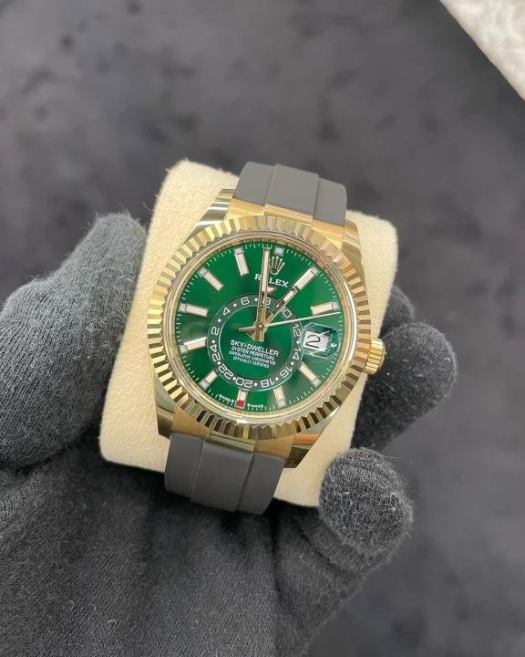 Rolex Sky Dweller Gold Green Dial Oyster Flex (2025) Automatic Premium Watch