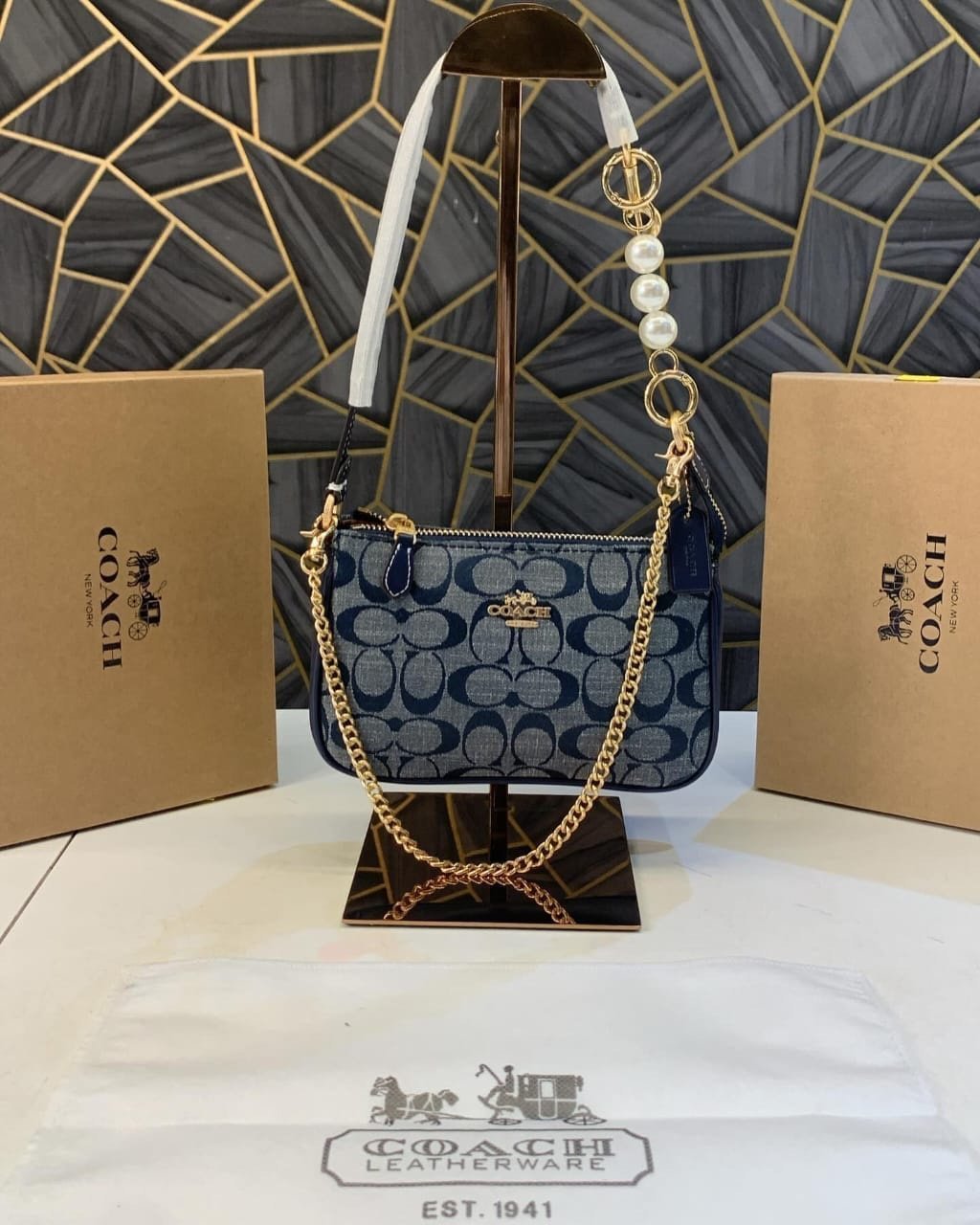 Coach_Classy_Flowe_Patch_Sling_Bag