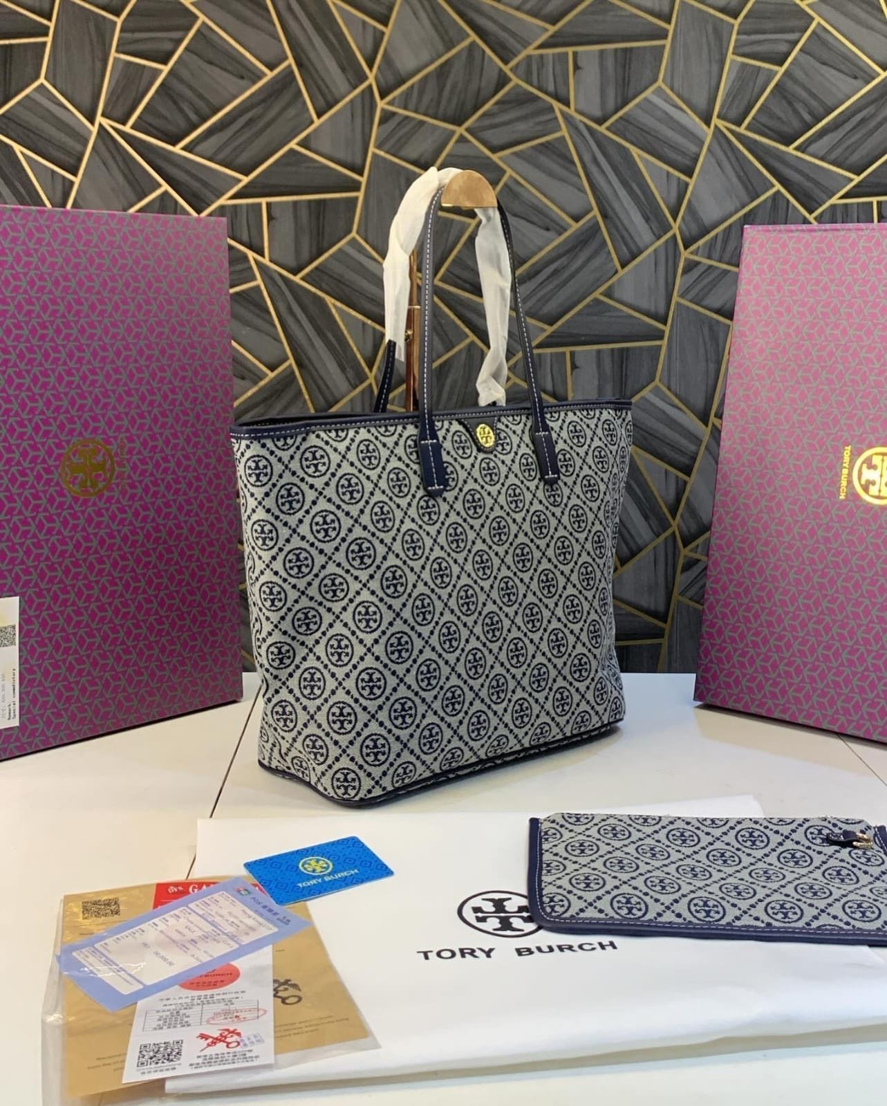tory-burch-t-monogram-tote-with-og-box