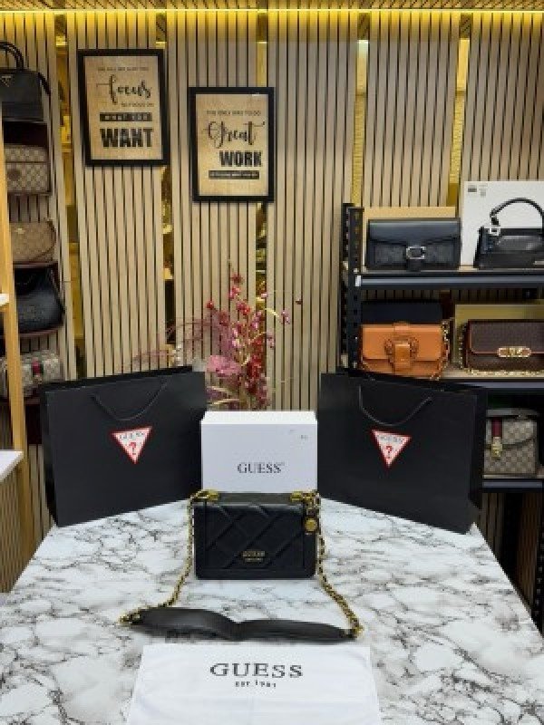 GUESS CONVERTIBLE XBODY HANDBAG WITH OG BOX AND DUST BAG WITH CARRY BAG PREMIUM QUALITY (BLACK) 1005(MT)