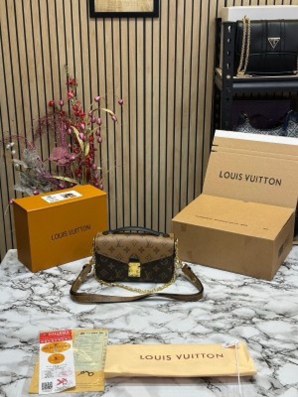 LOUIS VUITTON IMPORTED POCHETTE HANDBAG WITH OG DOUBLE BOX PREMIUM QUALITY (COFFEE BROWN)(MT)