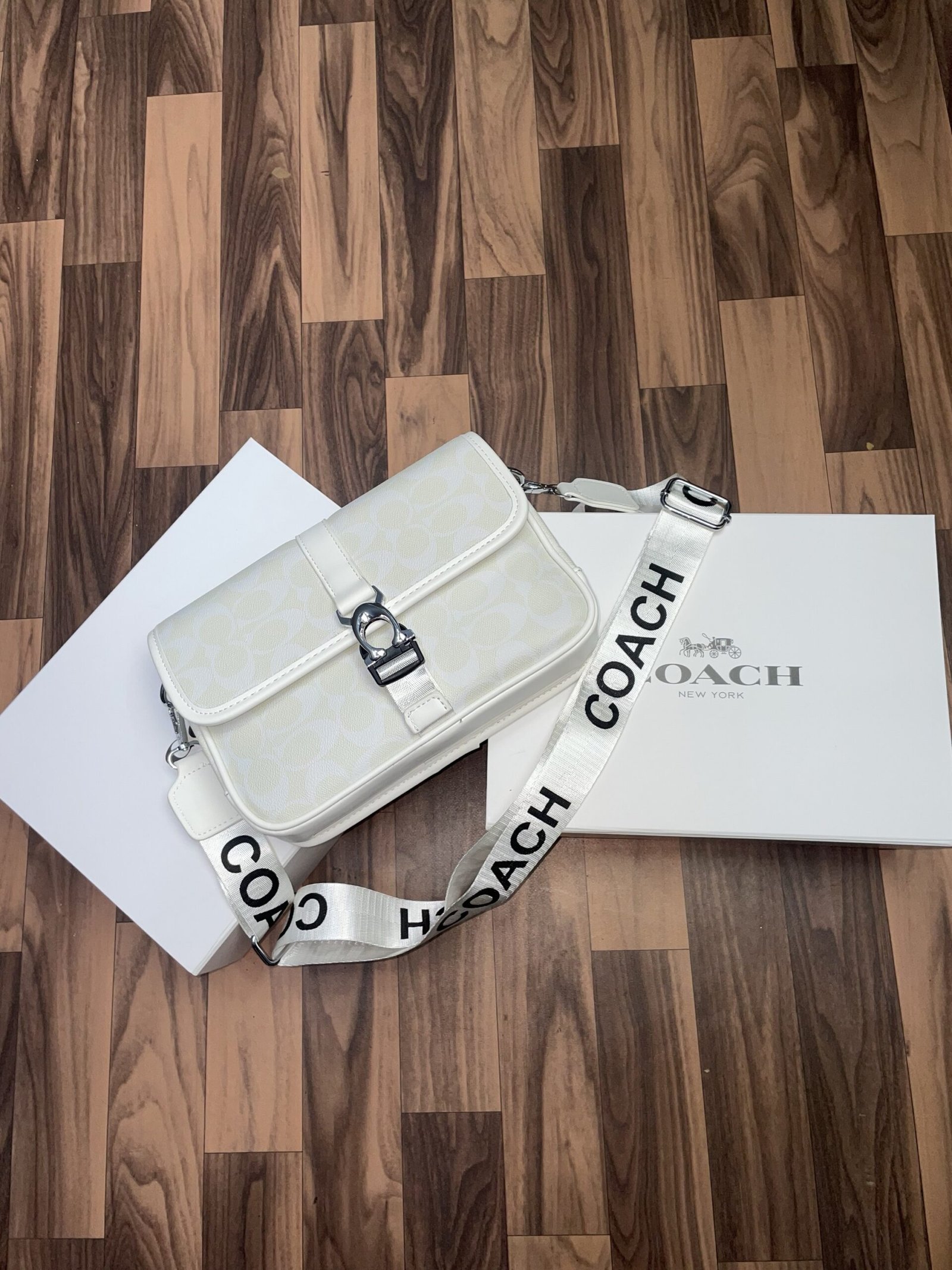 Coach league messenger bag in signature With folding box 260(BR)