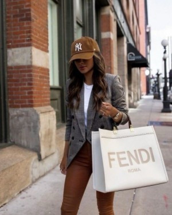 Fendi roma white with dust cover premium quality(BH)