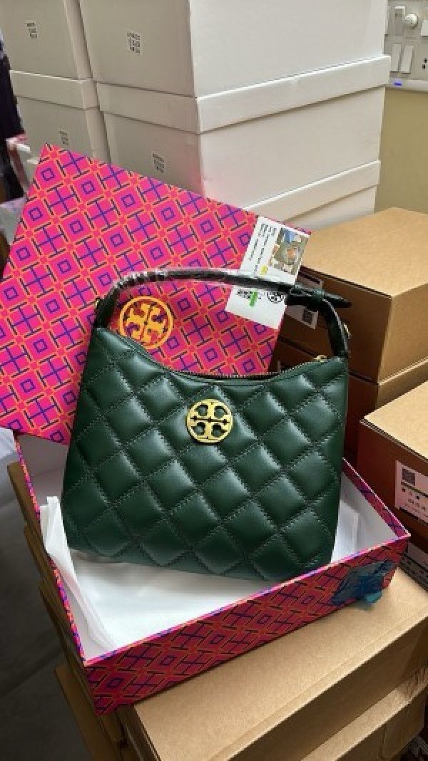 TORY BURCH MAXI HOBO WITH-OG BOX AND DUST BAG 704(PH)
