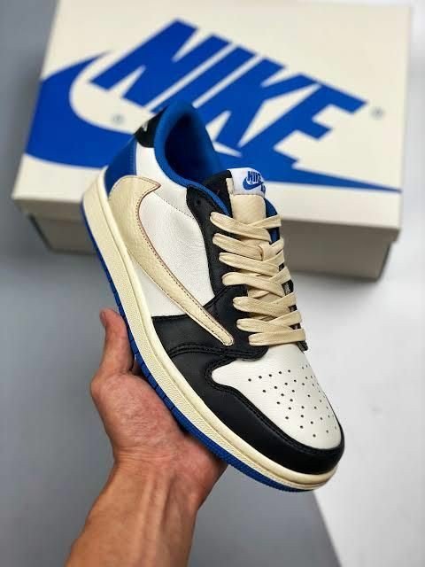 Nik_e Jordan 1 low X Fragment Travis Scott