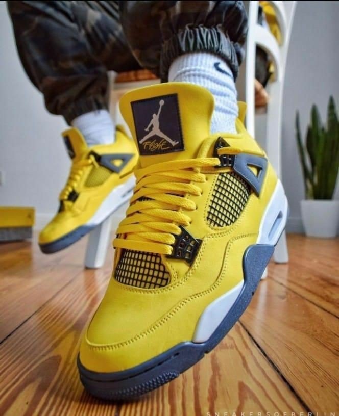 Nik_e Air Jordan 4 Lightning