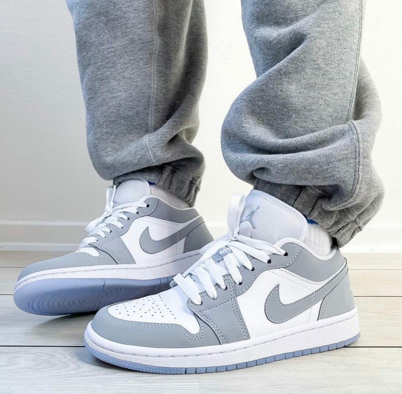 air jordan 1 low wolf grey
