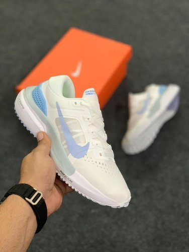 E air zoom vomero 15 white sky