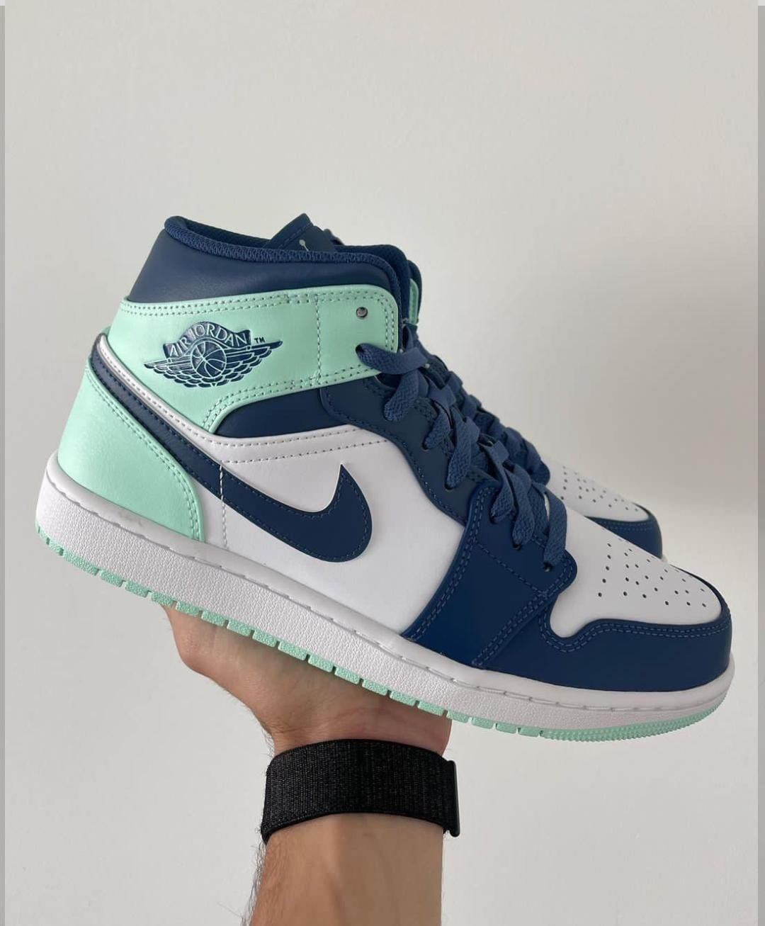 Air Jordan 1 Mid Blue Mint