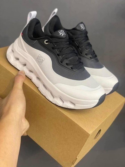 Oncloudtit X Loewee Black White sale