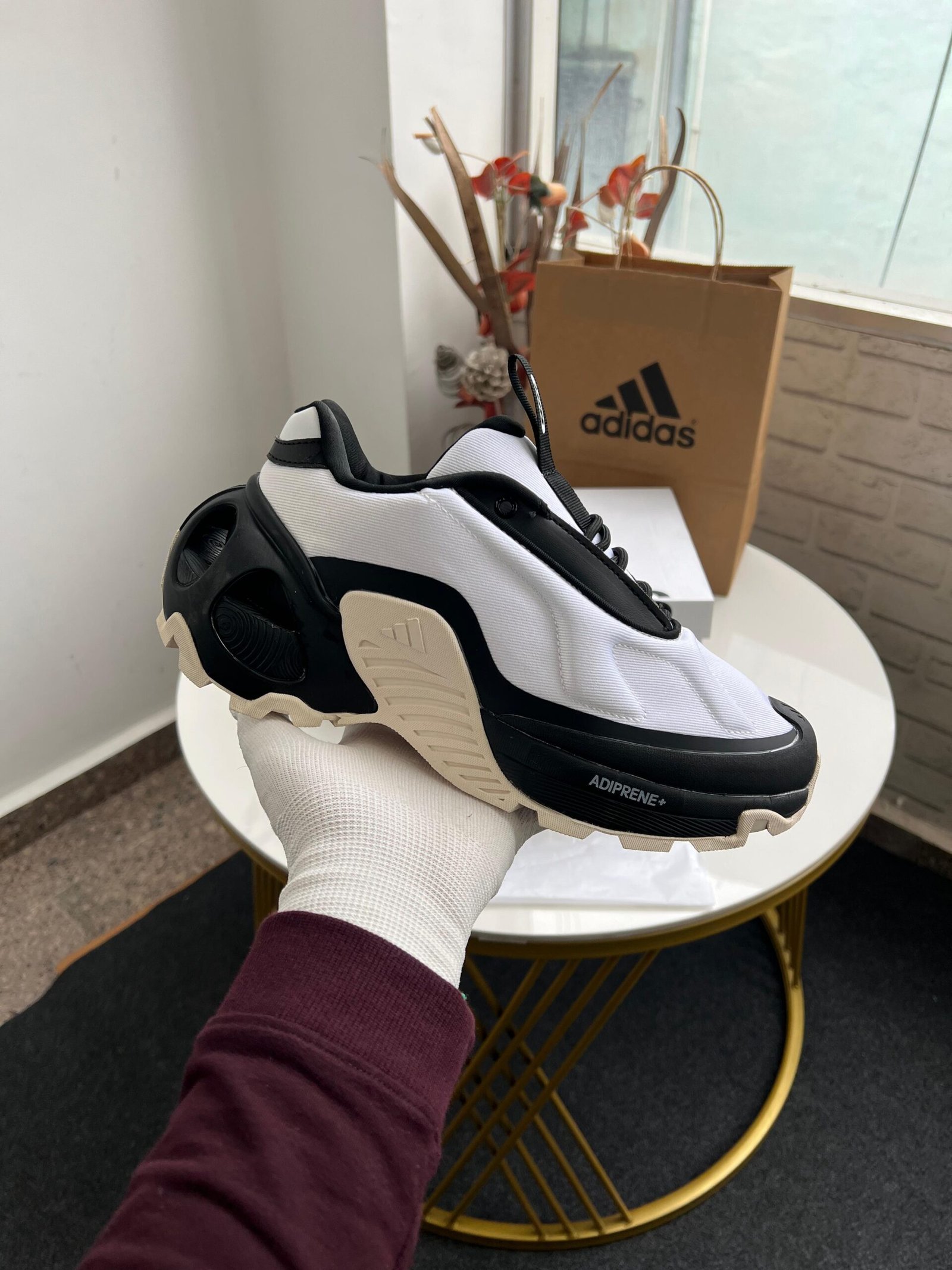 Adida_ss wonder runner white black