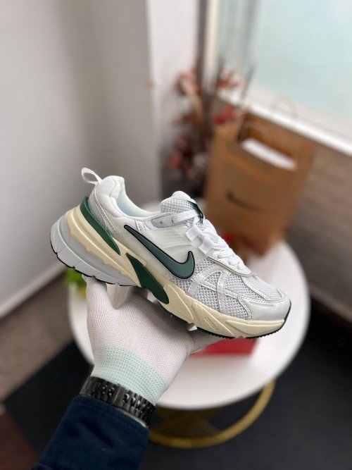 V2K Run White Green For men sale