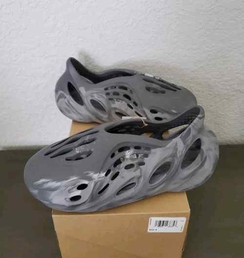 Adidass Yeezy Foam RNR MX Granite