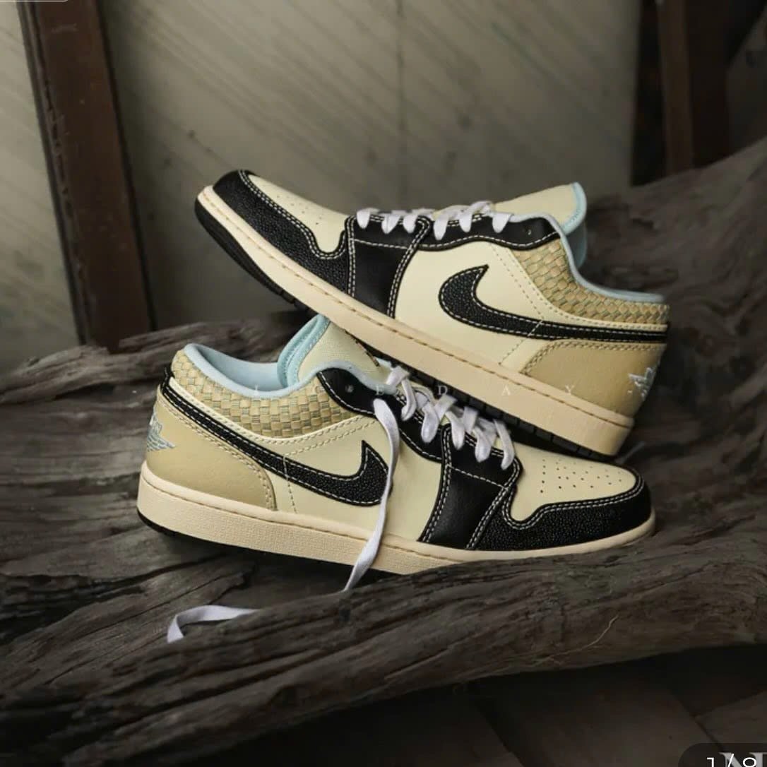 Air Jordan 1 Low SE Coconut Milk Black Muslin