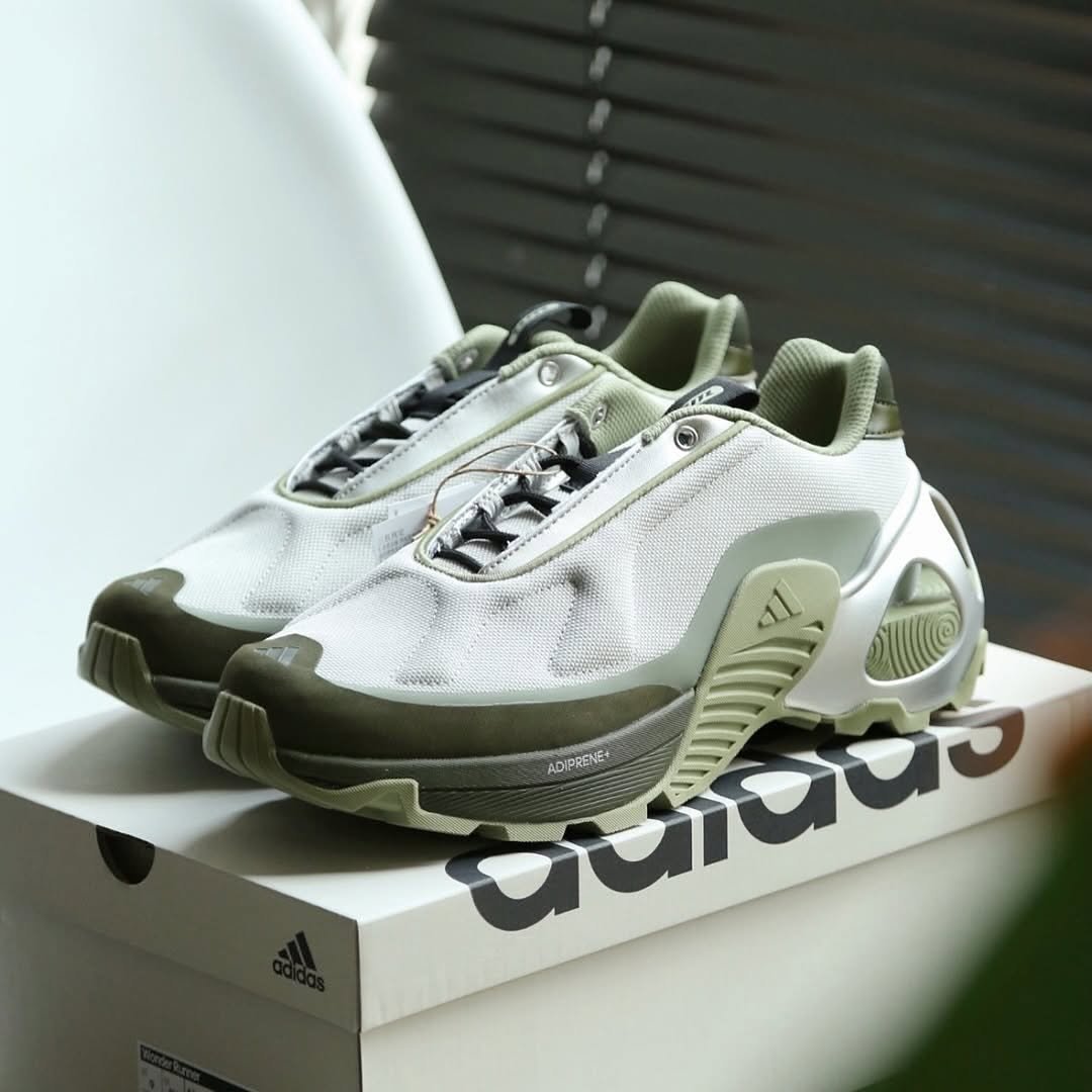 ADDIDA.S EDGE WONDER RUNNER GREEN