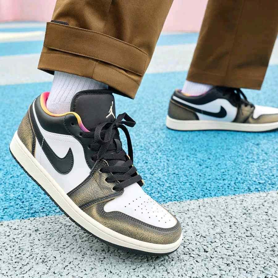 Air jordan 1 Low SE Wear Away Tan yellow