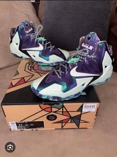 Nikke Lebron 11 Gator king Glow in Dark
