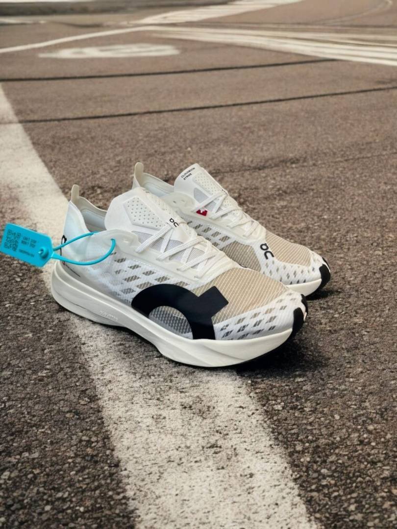 On Cloud Boom Strike Limelight White